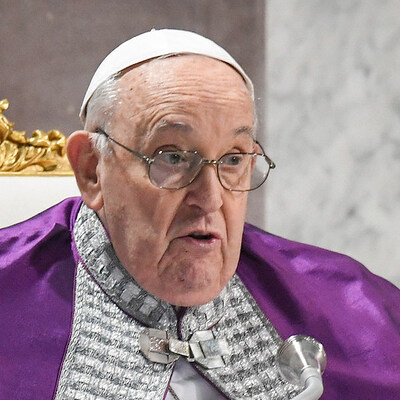 Papst Franziskus beim Gottesdienst zu Aschermittwoch am 14. Februar 2024 in der Basilika Santa Sabina in Rom (Italien).