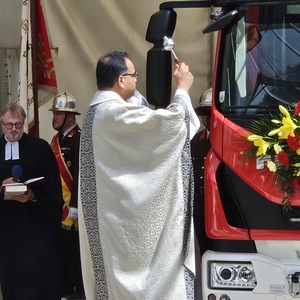 Feuerwehr Löschfahrzeug Segnung